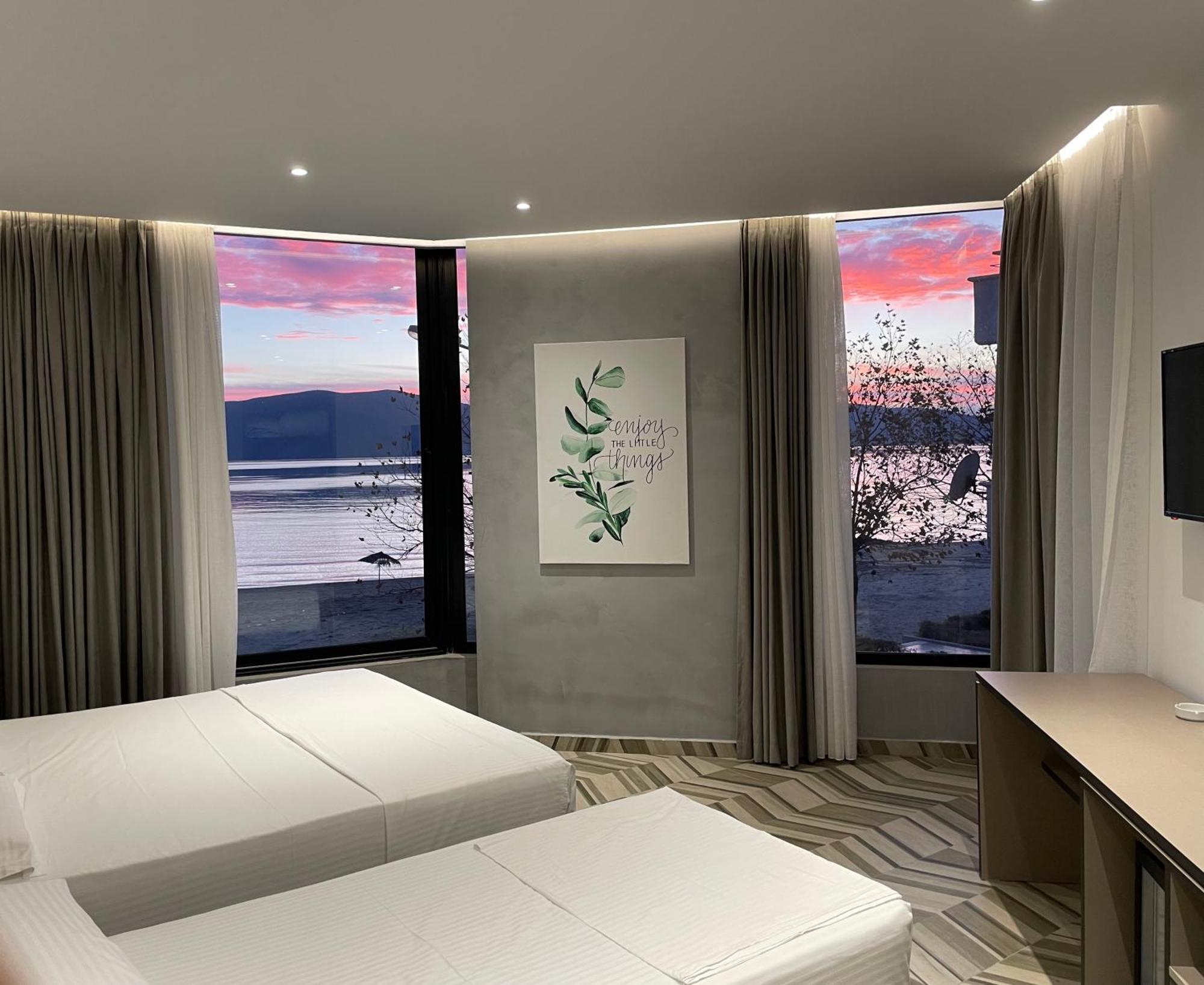 Sea & Sand Vlorë Exterior foto