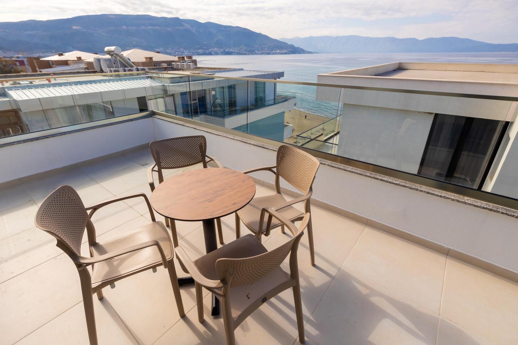 Sea & Sand Vlorë Exterior foto